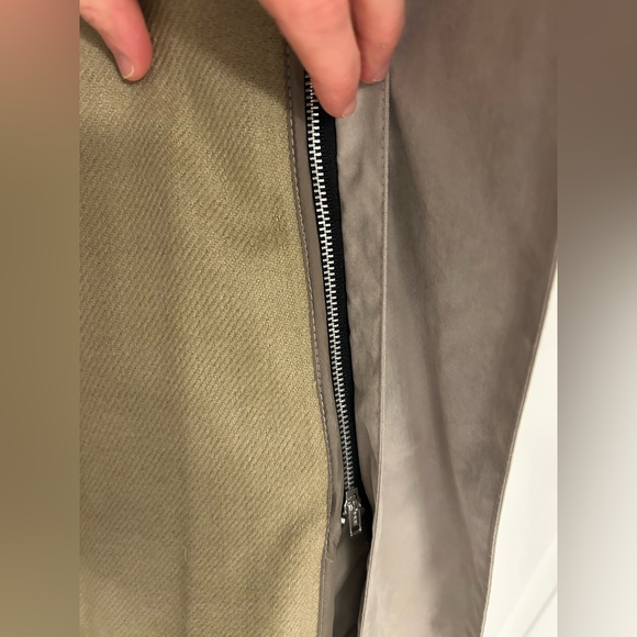 LONDON FOG - Women’s Long Trench Coat with removal inner liner -Tan - Picture 11 of 16